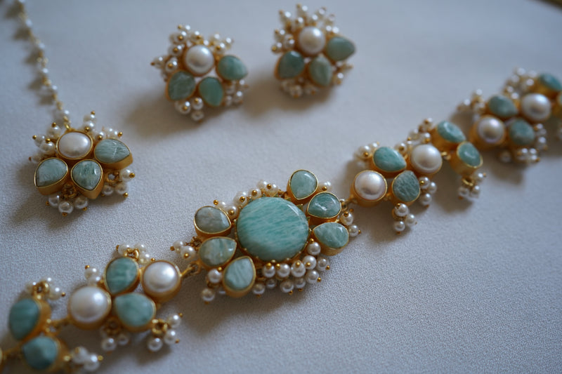 Amzotine detailed choker set